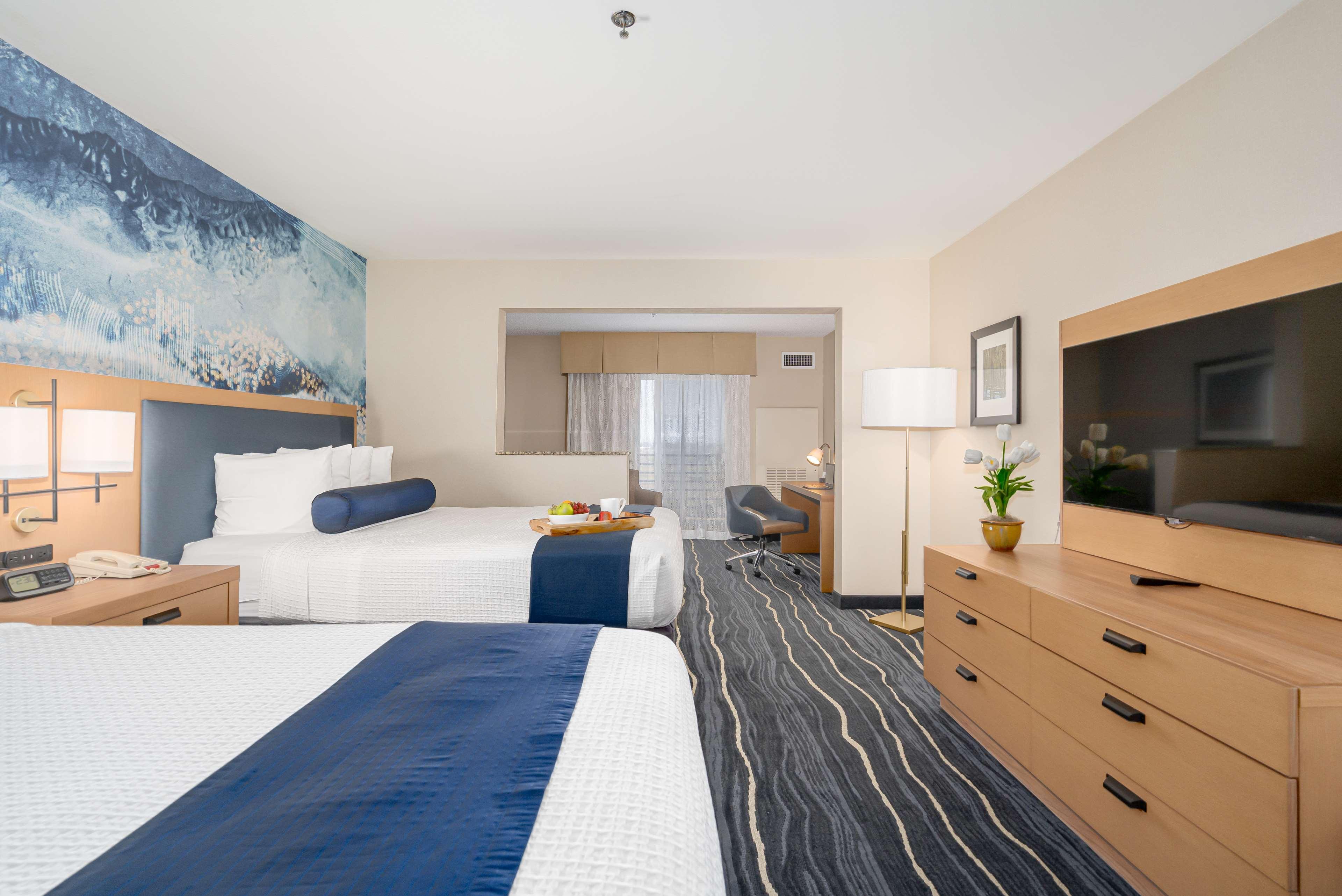 Best Western Plus Marina Gateway Hotel Нешнел-Сити Экстерьер фото
